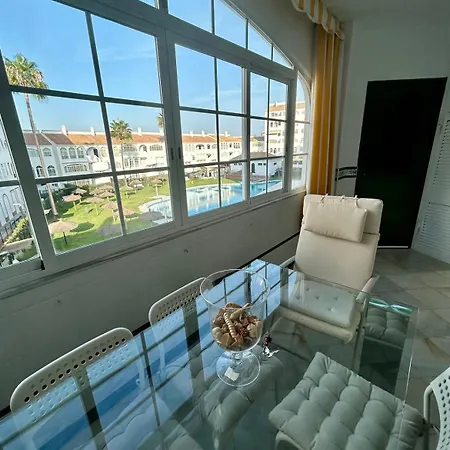 Apto Laguna Con Piscina